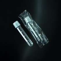 tubos de ensayo con tapón de rosca de doble cierre-estéril, en PS 12x75 graduada de 5 ml envase individual